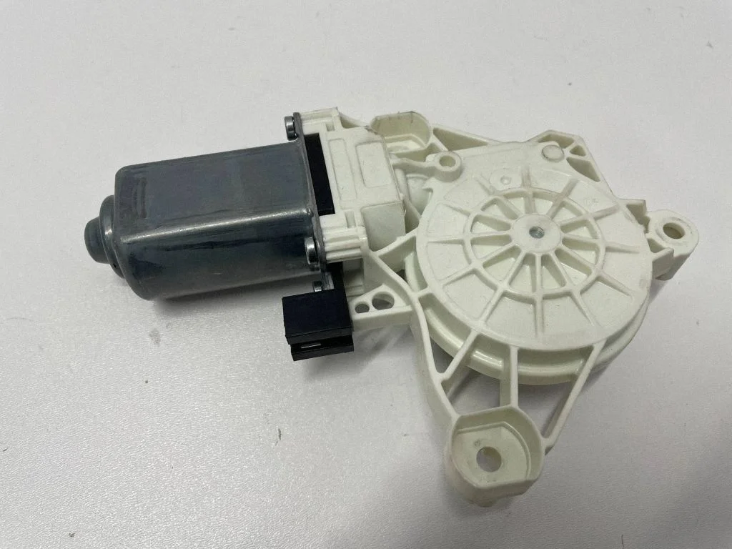 Front door window regulator motor A0009061607