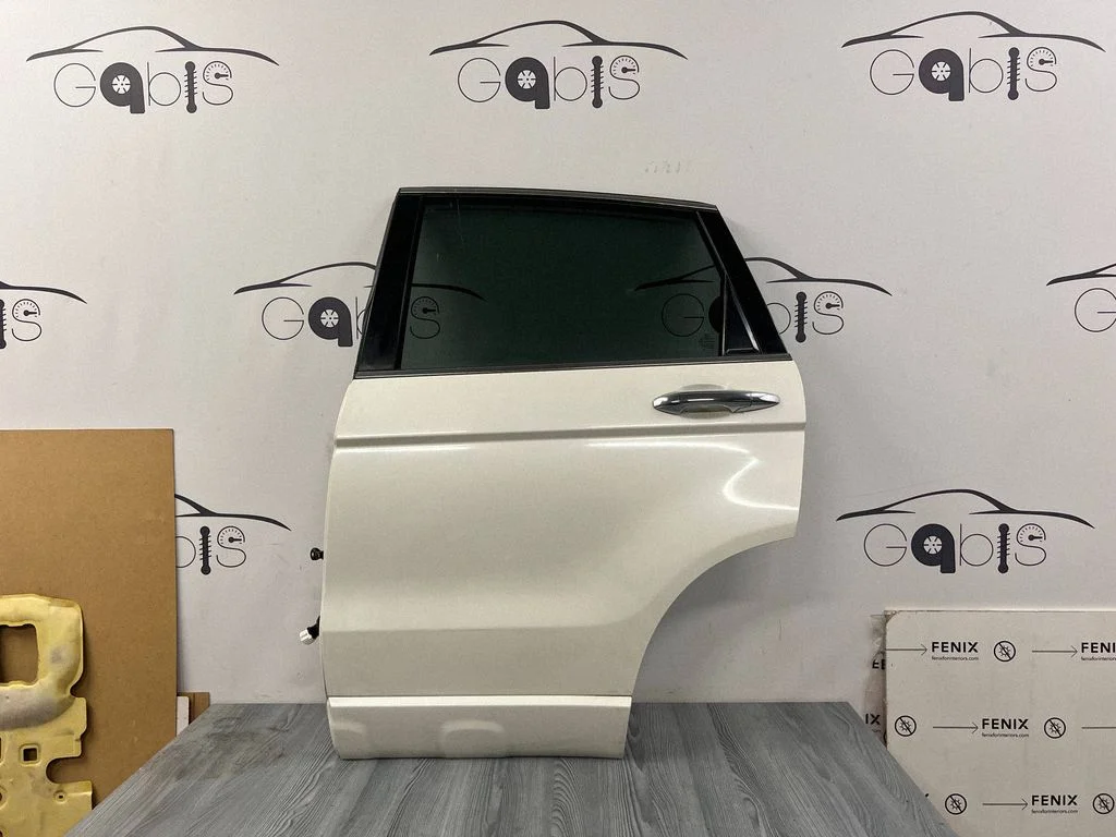 Rear door – rear left