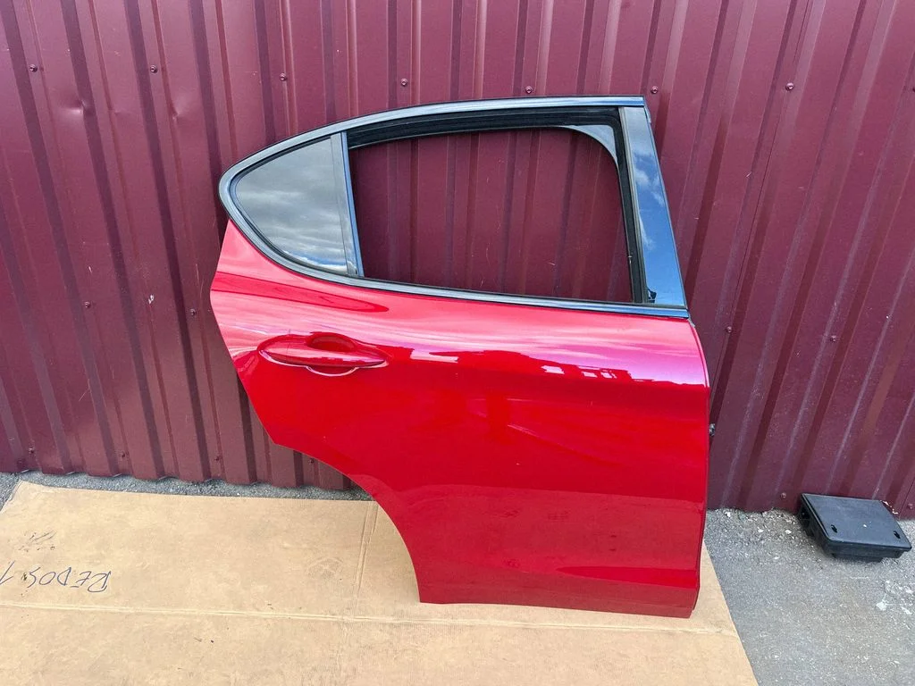 Rear door – rear right