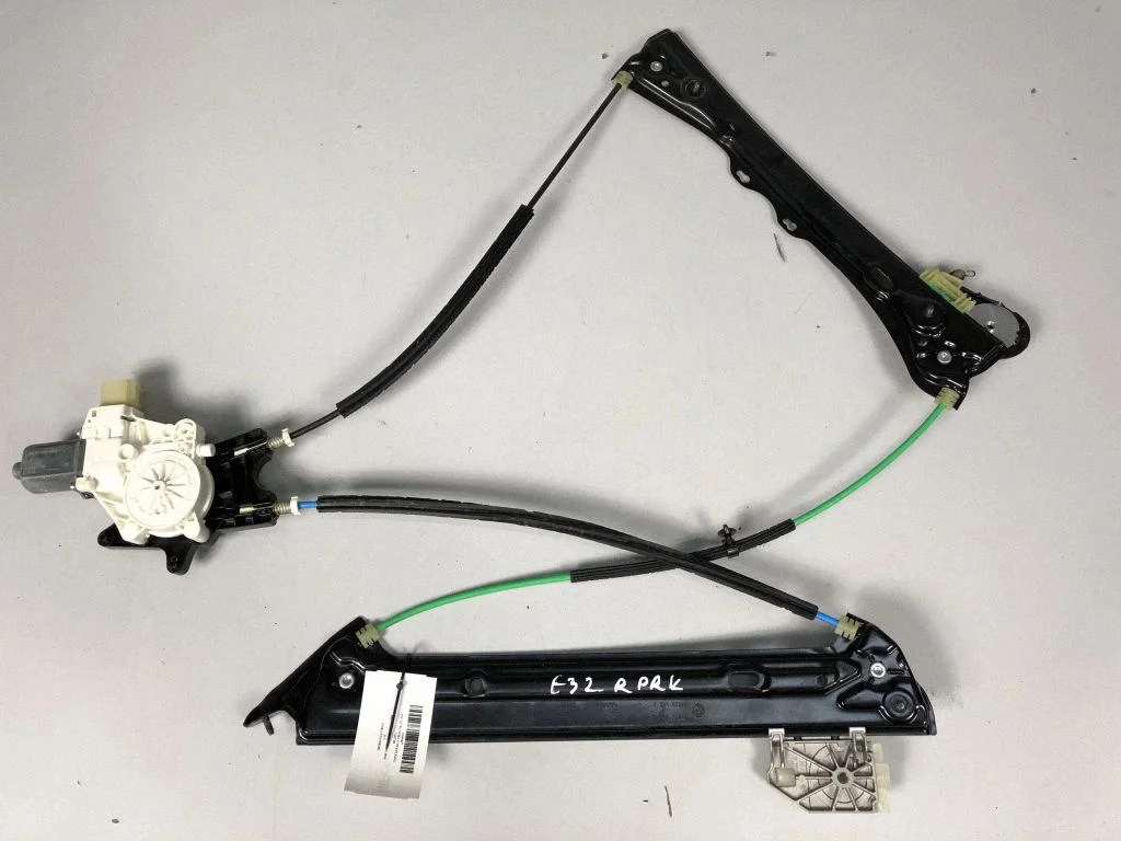 Priekšējā el. loga pacēlāja mehānisma komplekts – BMW 4. sērija F32 F33 (2013-2020)