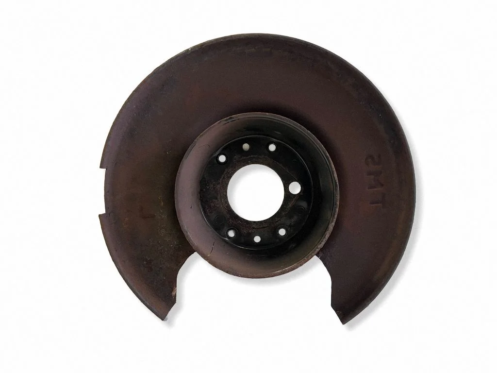 Rear brake disc plate dust cover – left