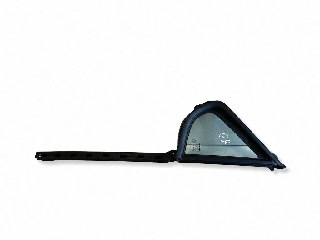 Rear vent window glass E1743R00097