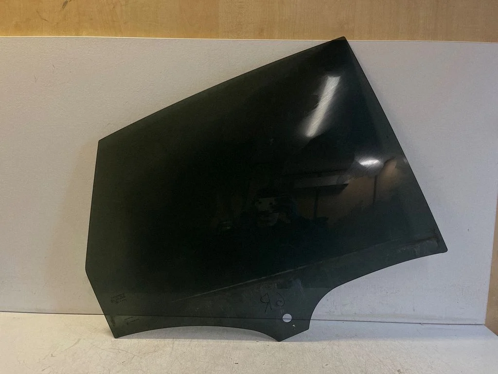Rear door window glass – Porsche Macan (95B) (2014-2018)