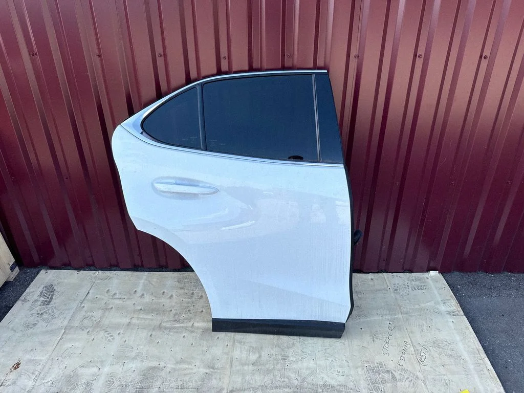 Tagauks – Lexus UX (2018-), parem
