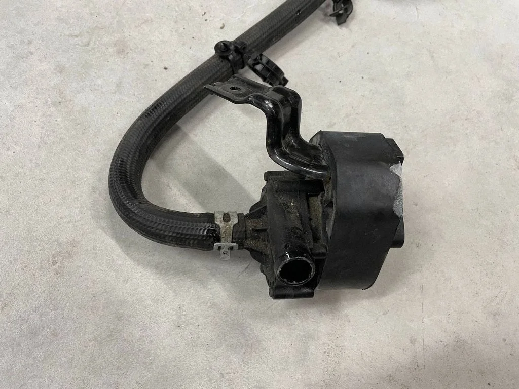 Electric auxiliary coolant/water pump 105723500G