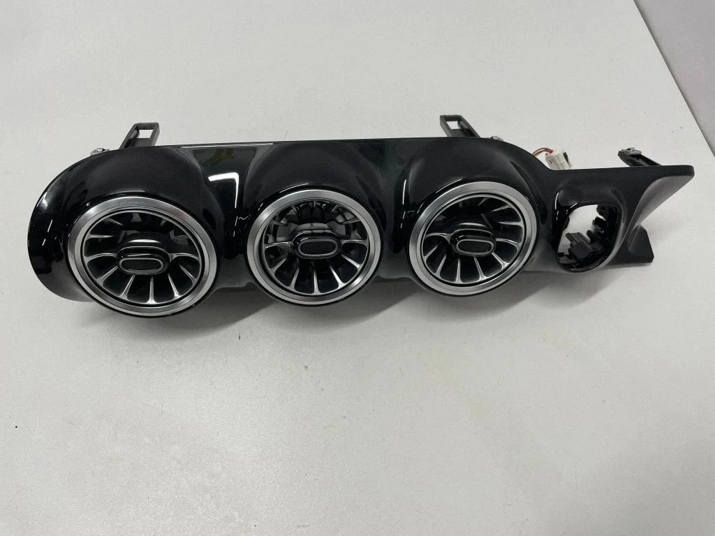 Dash center air vent grill A2476806202