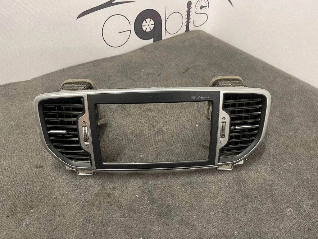 Armatuurlaua keskmine õhutusrest 97410F1000 – KIA Sportage (2016-2021)