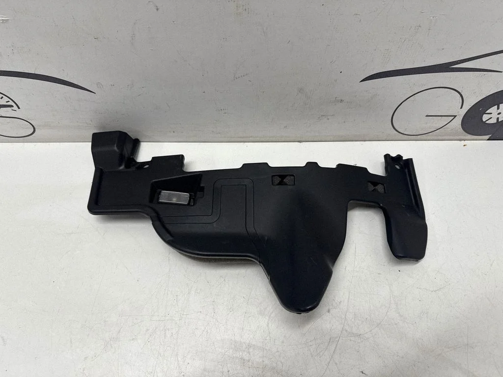 Dashboard lower bottom trim panel 31651109 – Volvo XC60 (2017-)