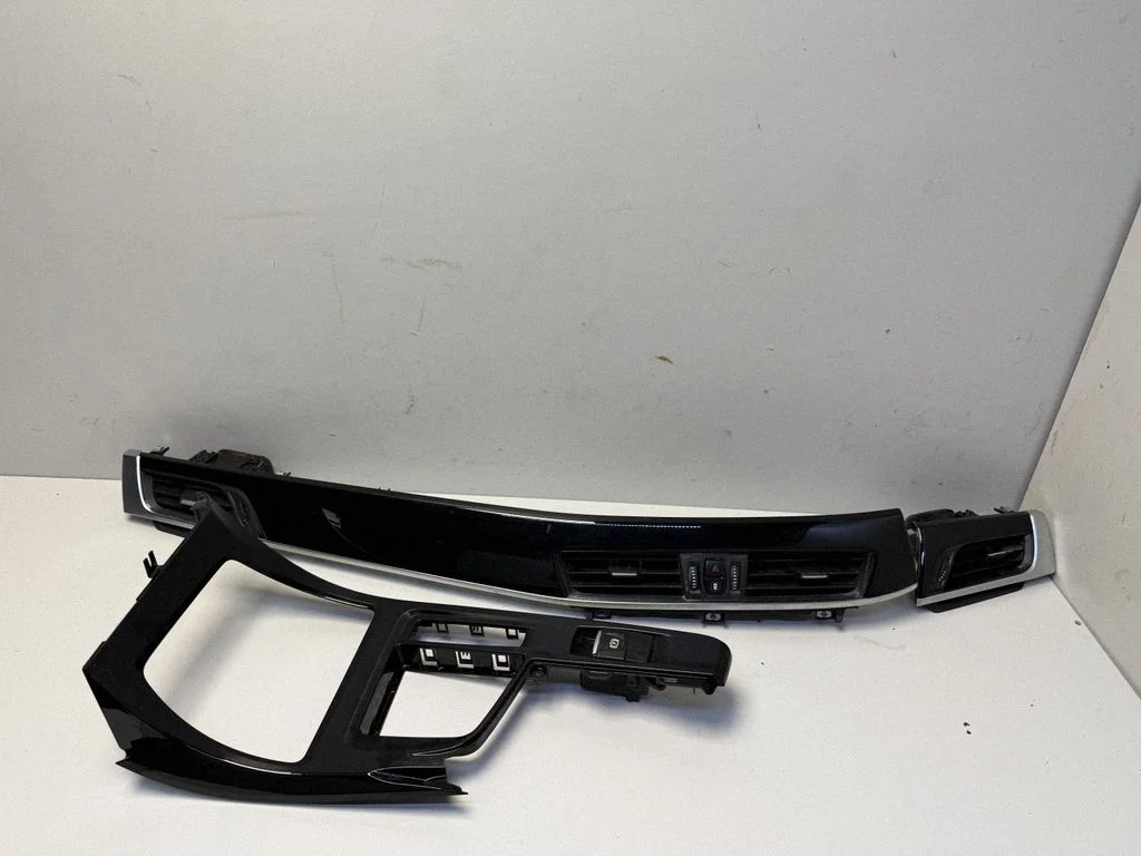 Listwa ozdobna – BMW X1 F48 F49 (2015-2022)
