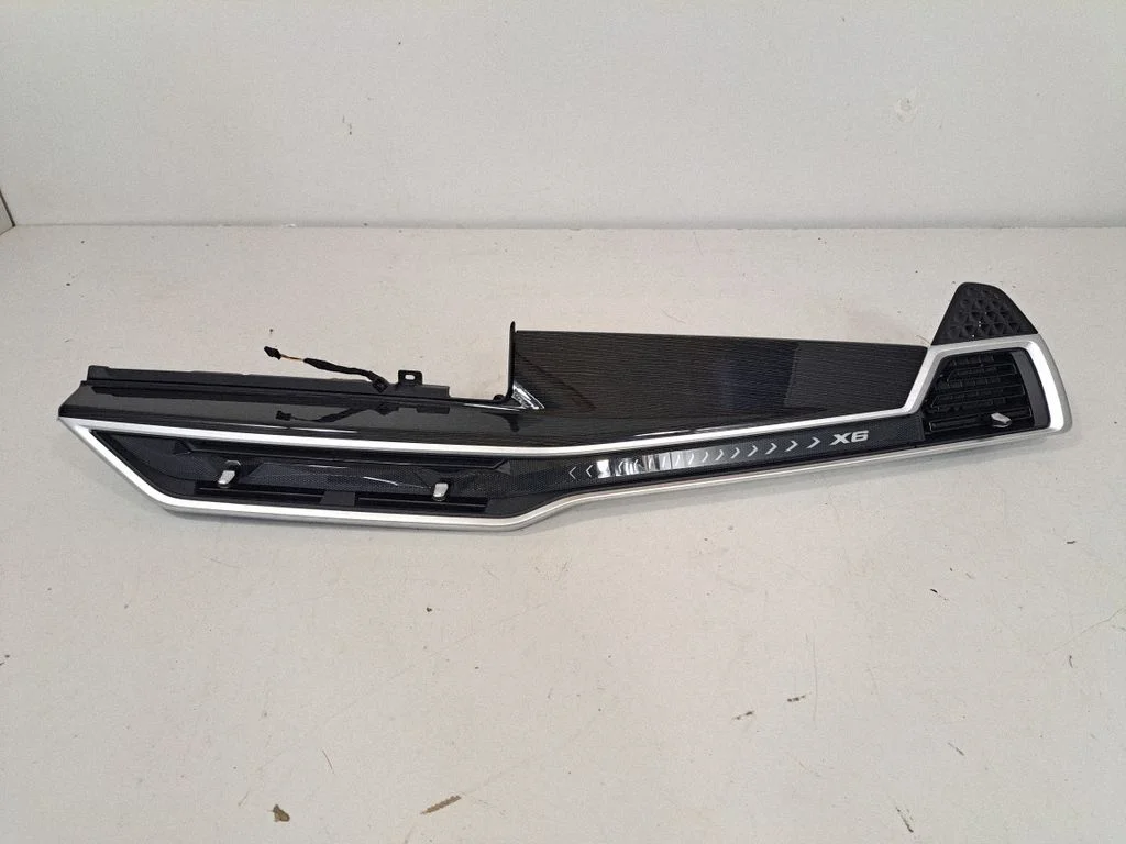 Dekoratīvā apdares josliņa – BMW X6 G06 (2019-)