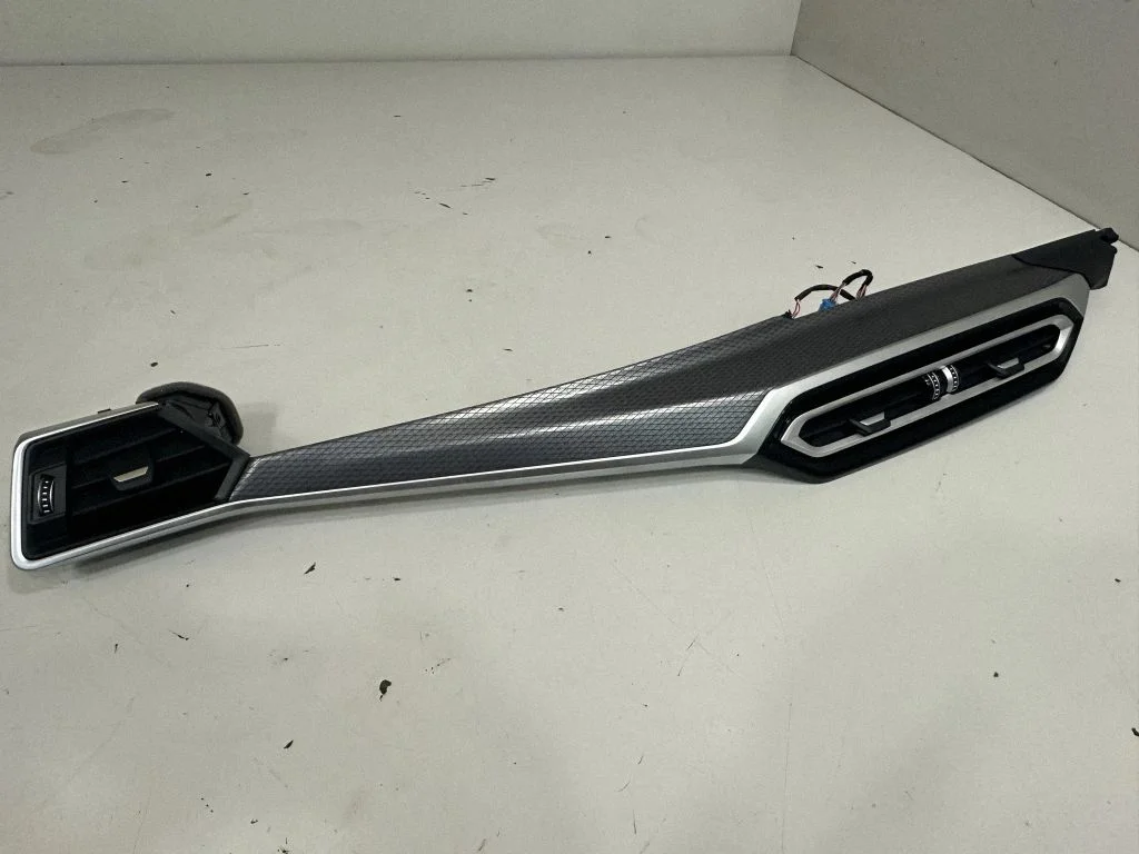 Kindalaeka dekoratiivviimistlusriba – BMW i4 (2021-)