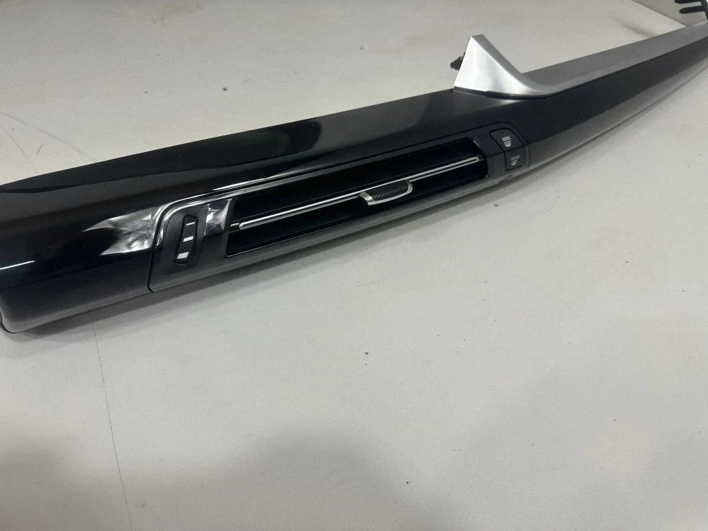 Kindalaeka dekoratiivviimistlusriba 9636243 – BMW 2-seeria Active Tourer U06 (2021-)