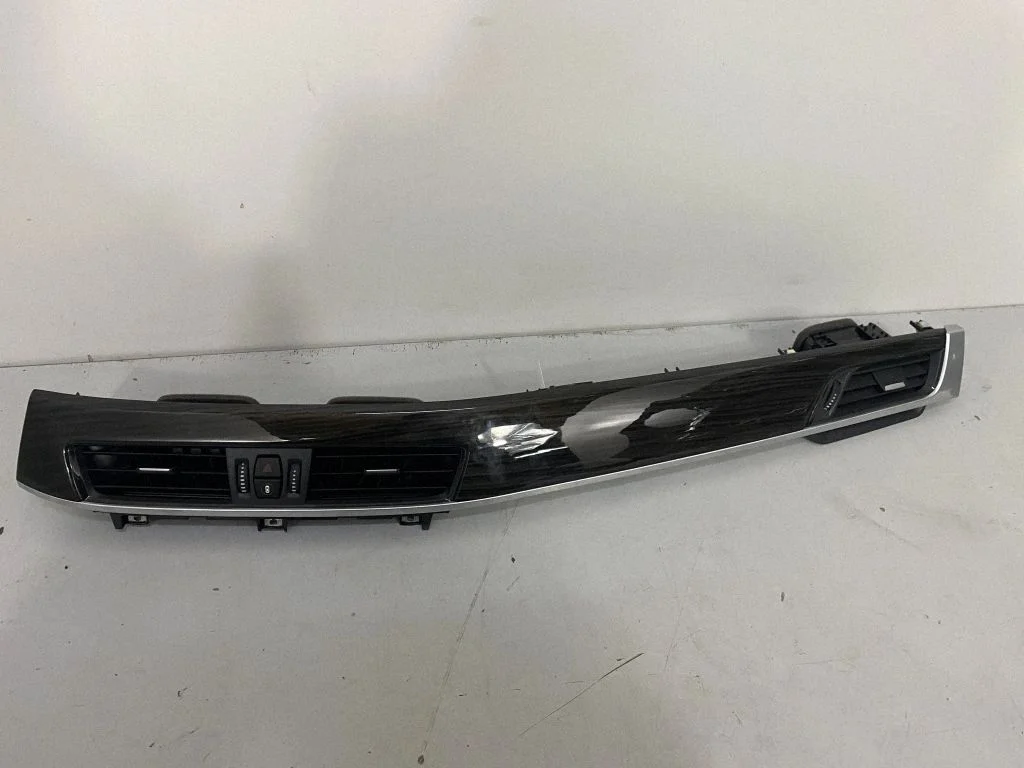 Kindalaeka dekoratiivviimistlusriba 9332485 – BMW X1 F48 F49 (2015-2022)