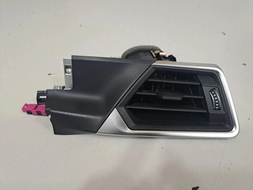 Kratka nawiewu szyby – BMW i4 (2021-)