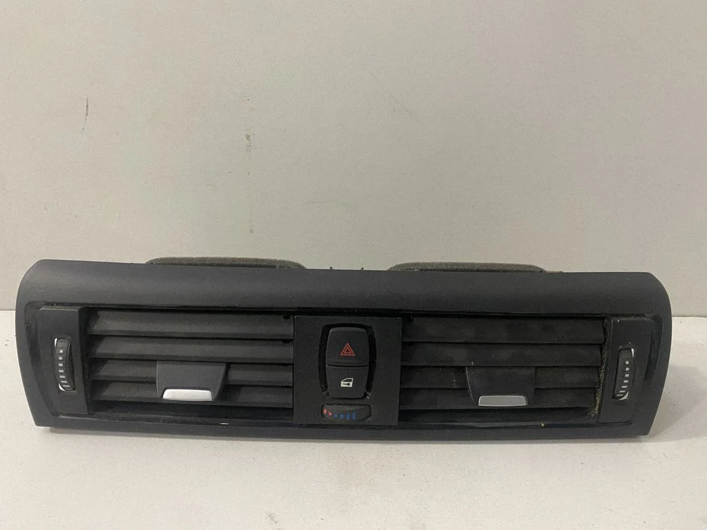 Dashboard air vent grill cover trim – BMW 2 Series F22 F23 (2013-2017)