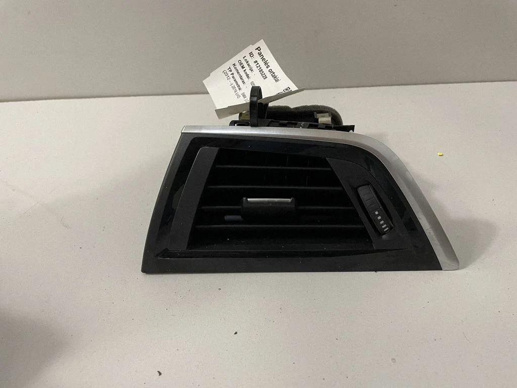 Armatuurlaua õhutusresti kate 9205355 – BMW 2-seeria F22 F23 (2013-2017)