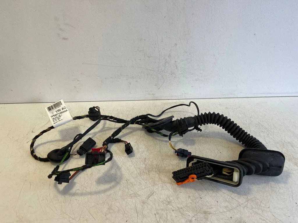 Tagaukse juhtmestik 7P5971694AA