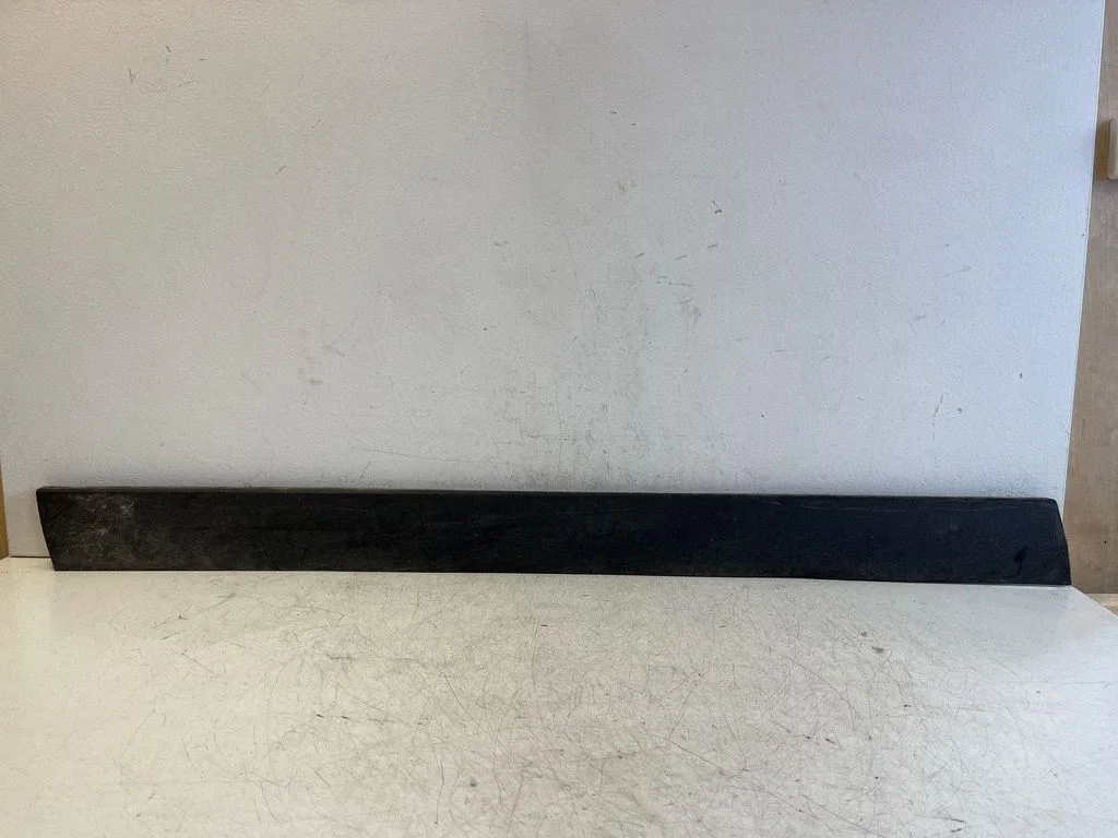 Front door trim (molding) 3B0854939B – Volkswagen Passat B5.5 (2001-2005)