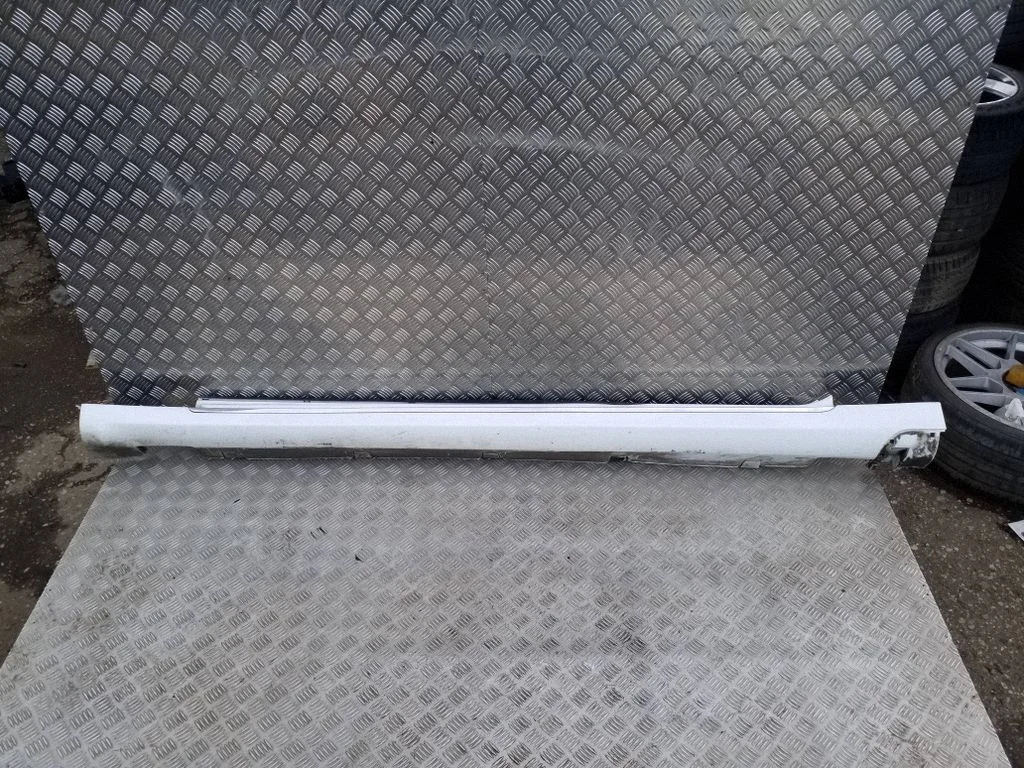 Sill 600587400J