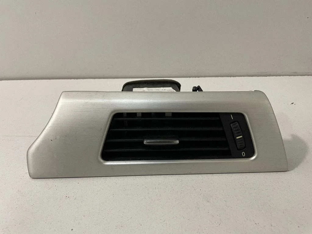 Dashboard air vent grill cover trim – BMW 3 Series E90 E91 (2005-2012)