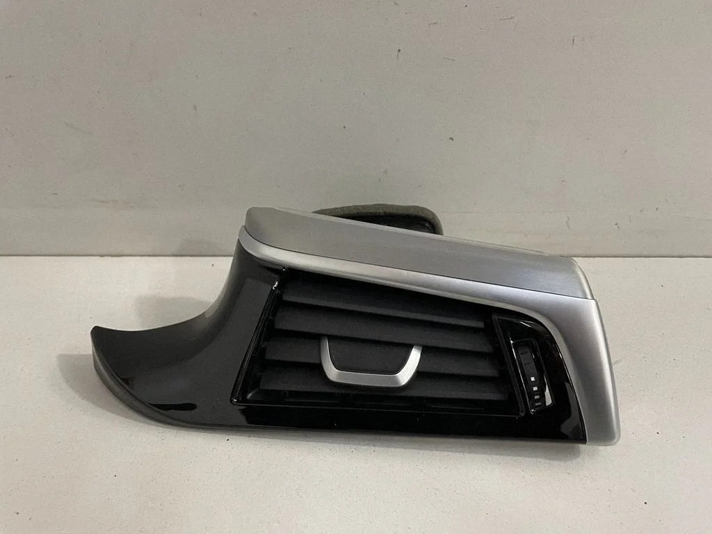 Dashboard air vent grill cover trim – BMW 5 Series G30 G31 G38 (2016-)
