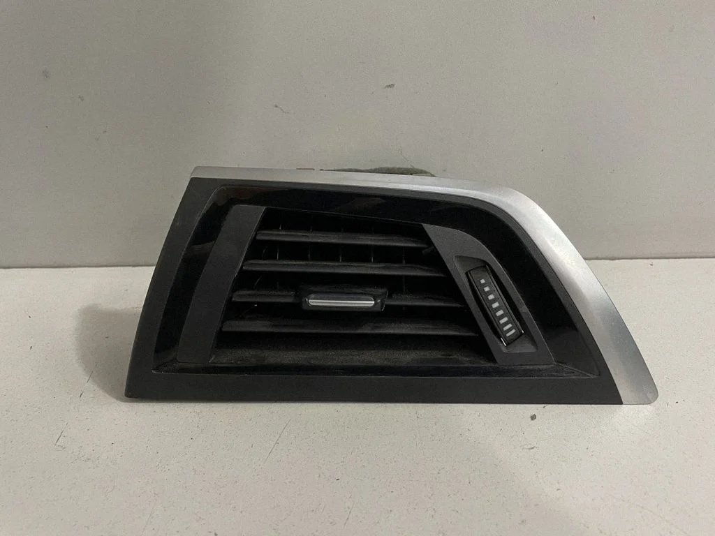 Dashboard air vent grill cover trim – BMW 1 Series F20 F21 (2011-2019)