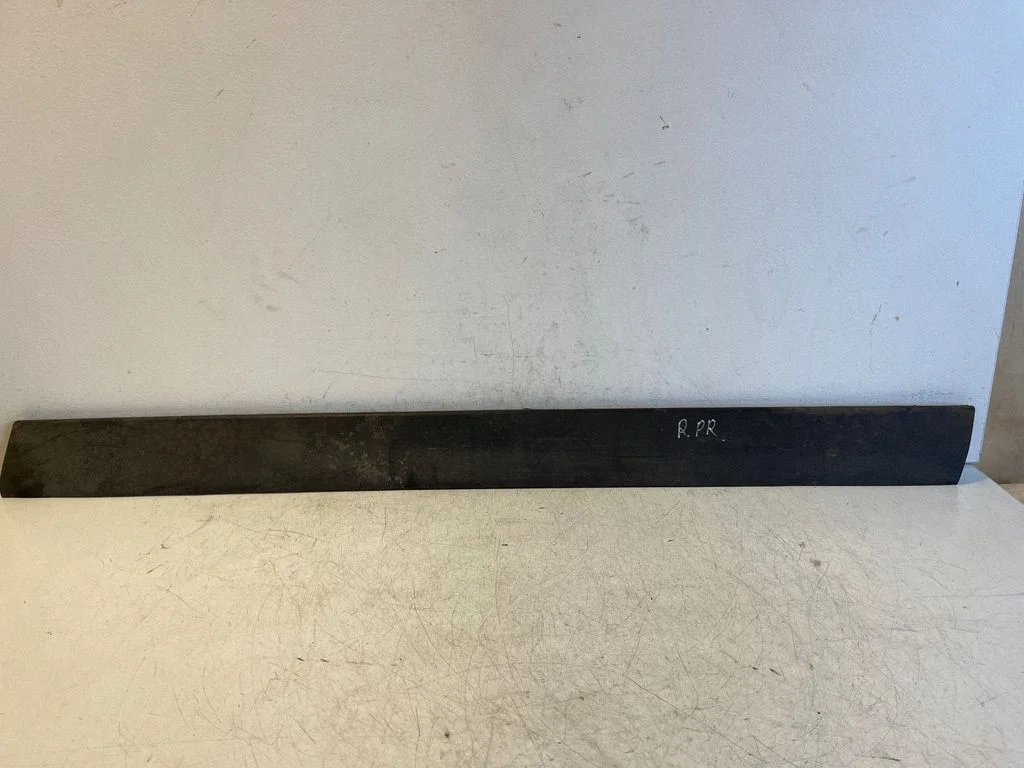 Front door trim (molding) 3B0854940B – Volkswagen Passat B5.5 (2001-2005)