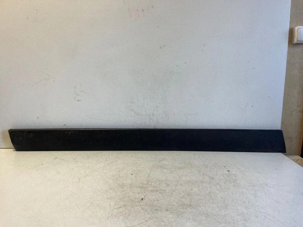 Front door trim (molding) 3B0854939B – Volkswagen Passat B5.5 (2001-2005)