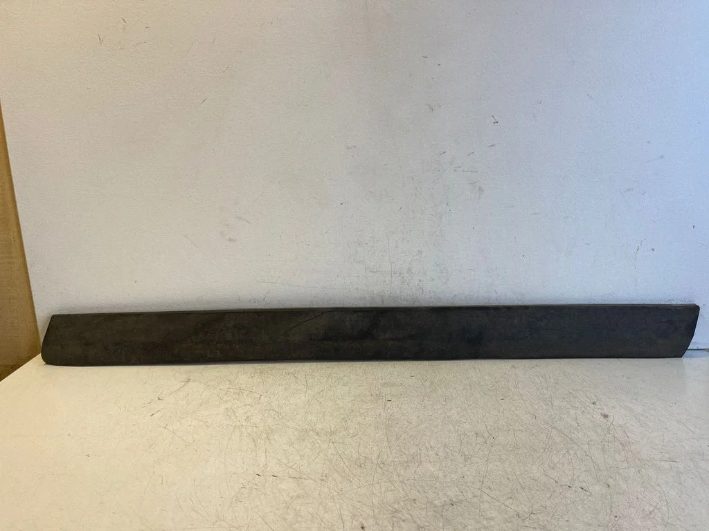 Front door trim (molding) 3B0854940 – Volkswagen Passat B5.5 (2001-2005)