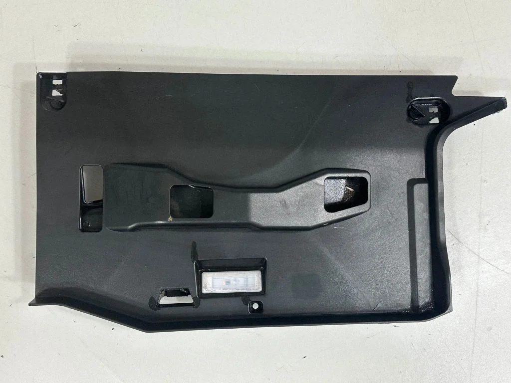 Paneļa apdares panelis (apakšējais) – BMW X5 G05 (2018-)
