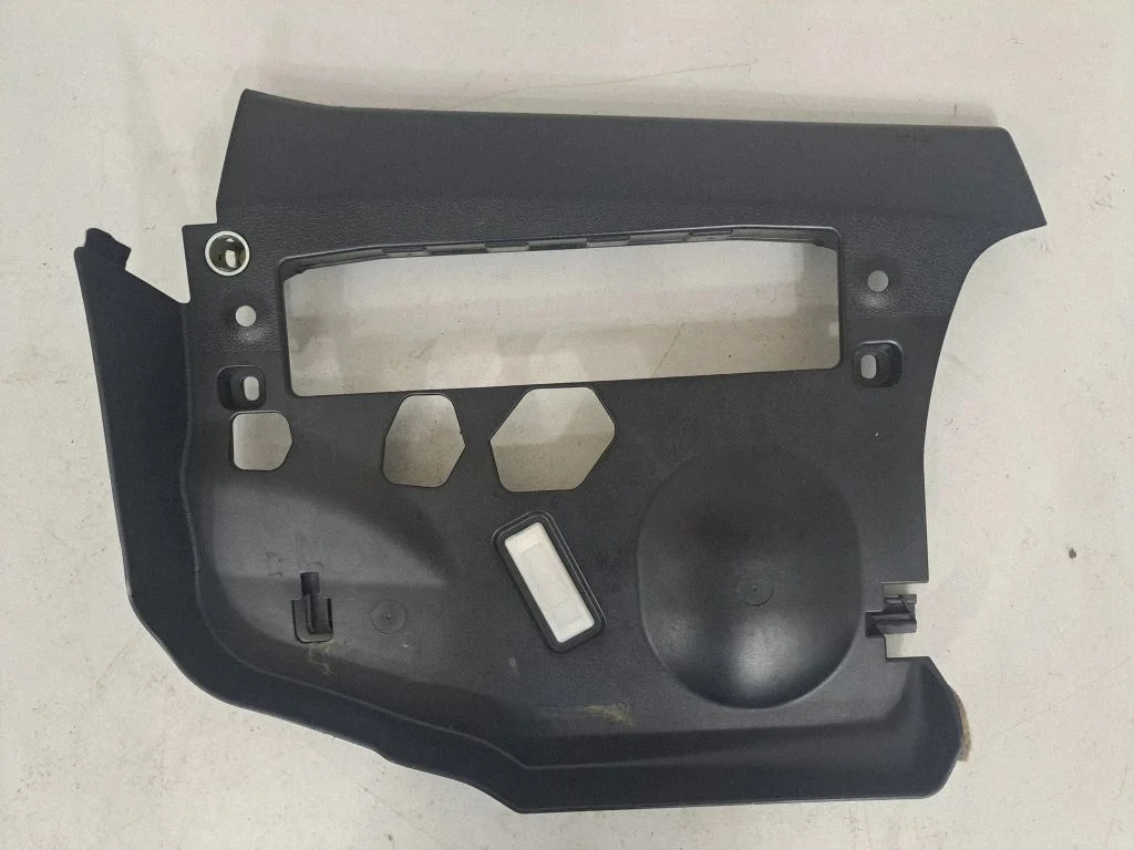 Armatuurlaua alumine viimistluspaneel – BMW 3-seeria F30 F35 F31 (2012-2018)