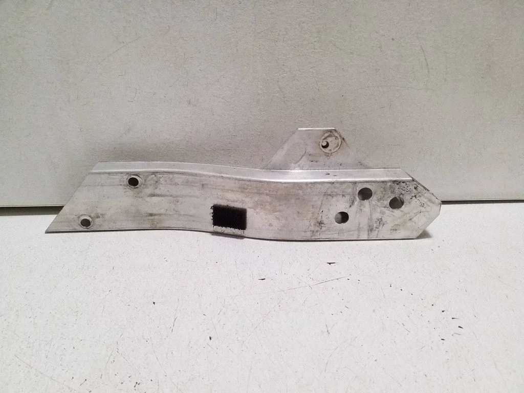Radiator support slam panel bracket T52785A