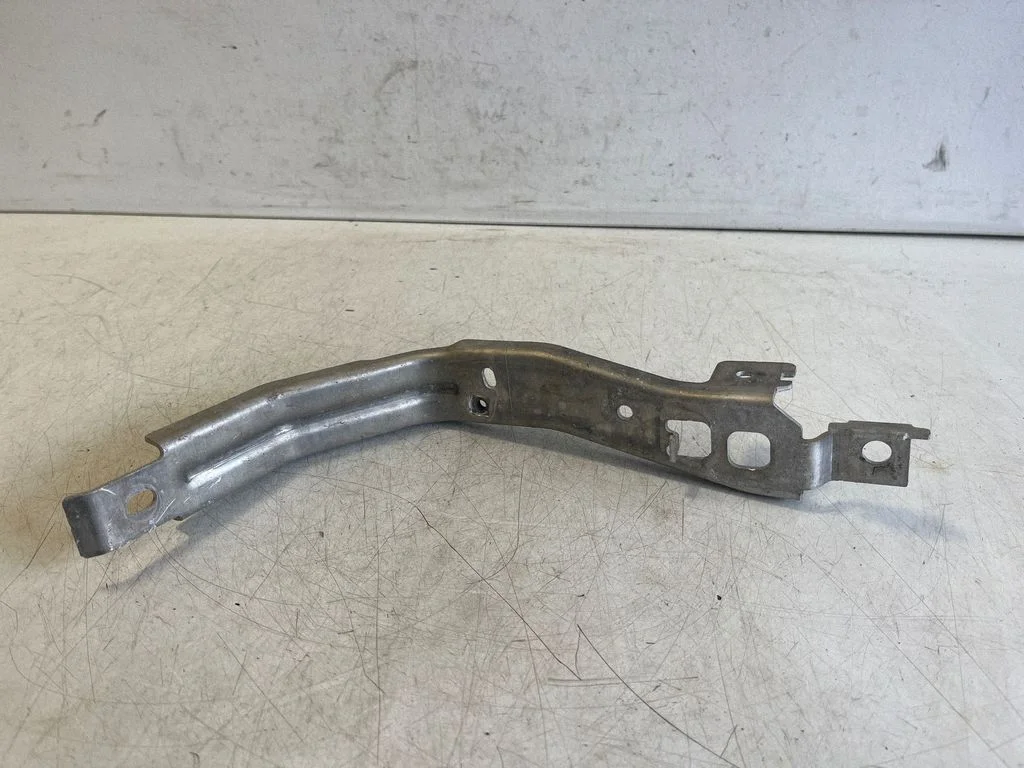 Radiator support slam panel bracket 8S0959116A