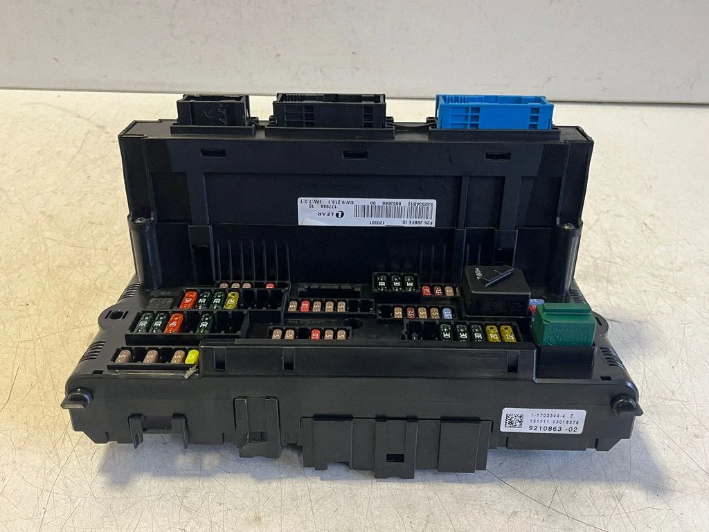 Fuse module – BMW X3 F25 (2010-2017)