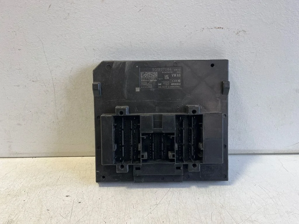 Comfort/convenience module 5Q1937084