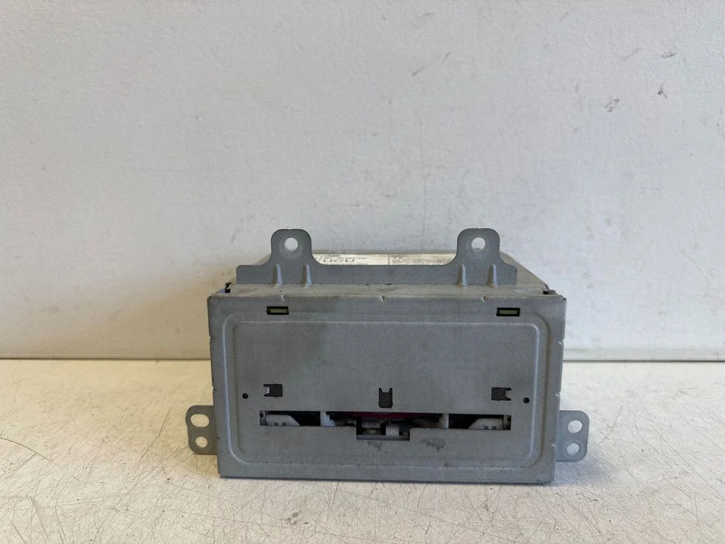 Radio/CD/DVD/GPS head unit 22805138