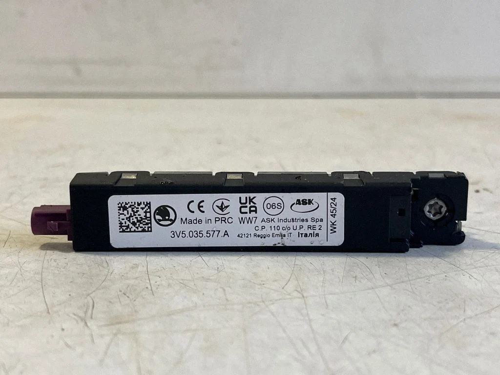 Aerial antenna amplifier 3V5035577A – Skoda Fabia Mk4 (6VA) (2021-)