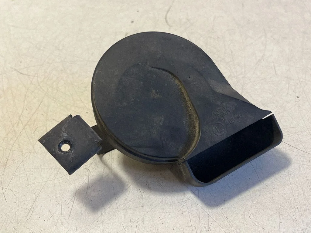 Horn signal E349042 – Volvo XC70 (2005-2007)