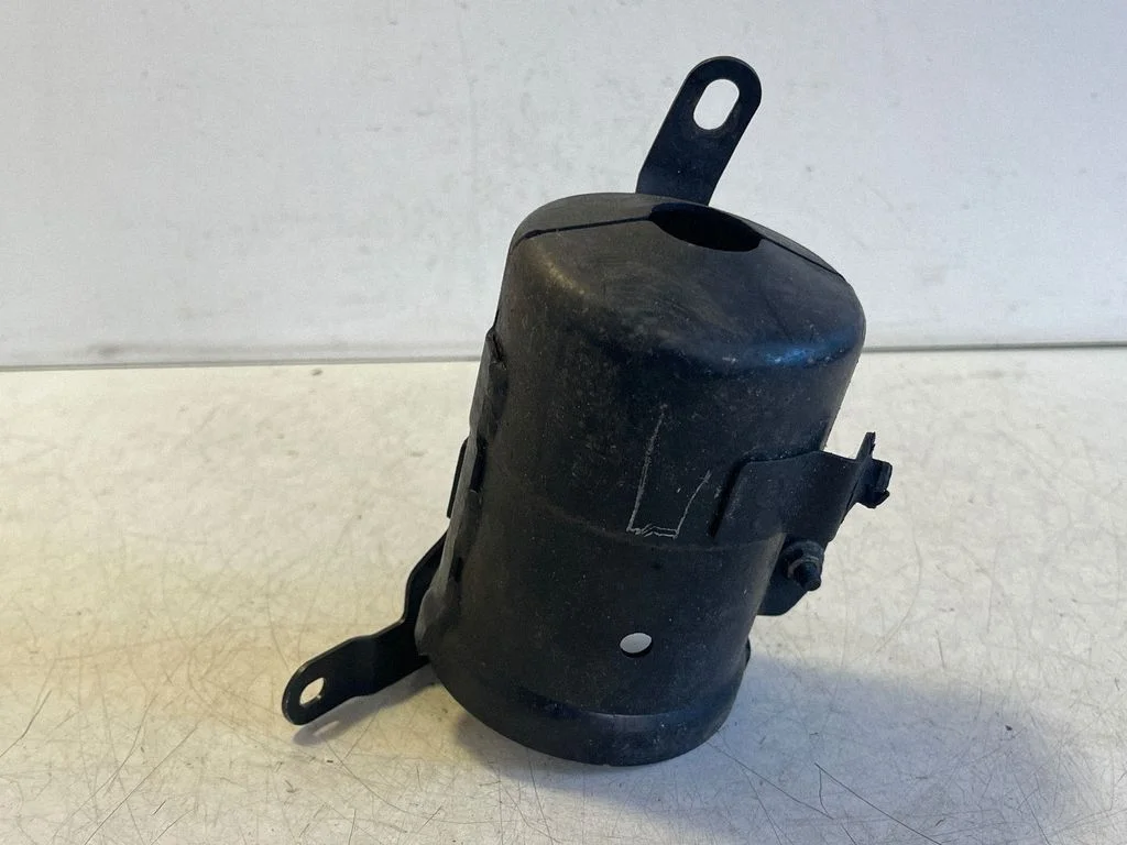 Fuel filter bracket/mount holder 8E0201987J