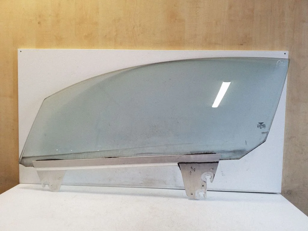 Front door window/glass (coupe) E2043R00368