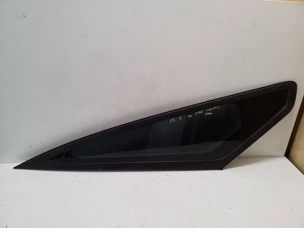 Front triangle window/glass 6M21U29710