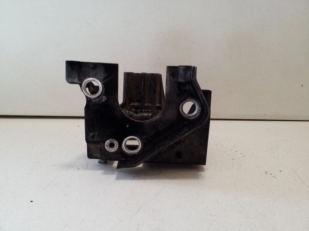 Wspornik pompy paliwa 9X2Q9A361CA