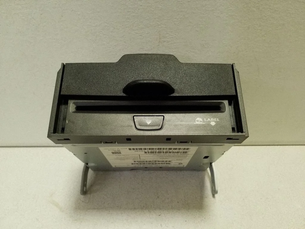 CD/DVD changer 68225372AB
