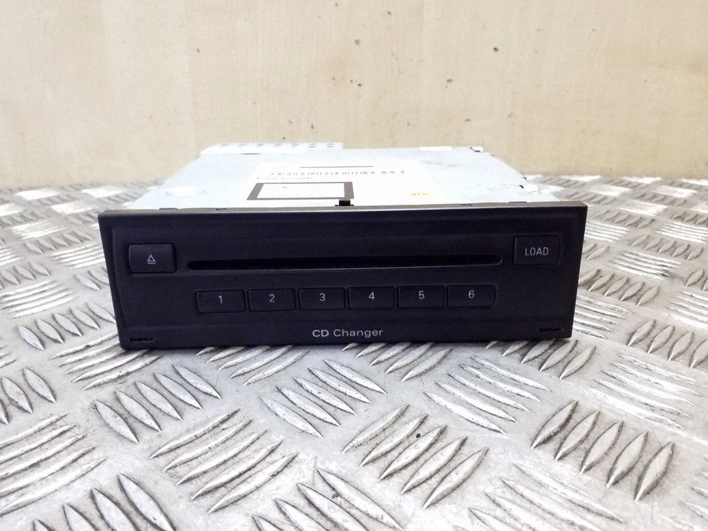 CD/DVD changer 8X0035110B