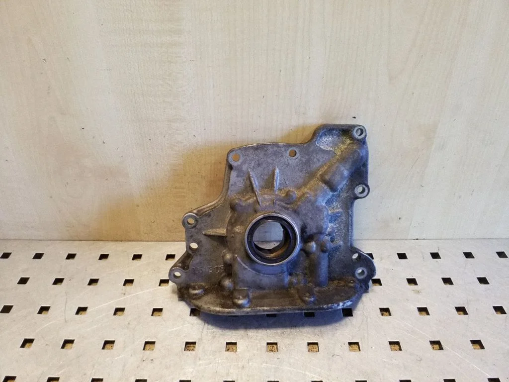 Oil pump 036115105D