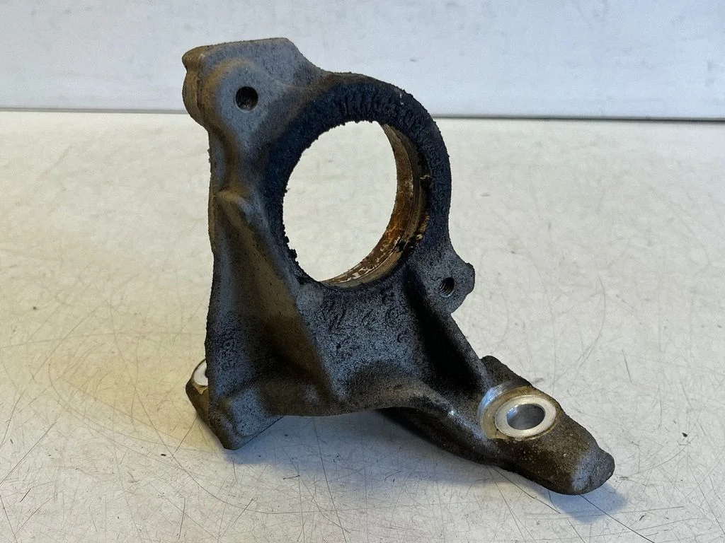 Driveshaft support bearing bracket – Opel Vivaro (2019-)