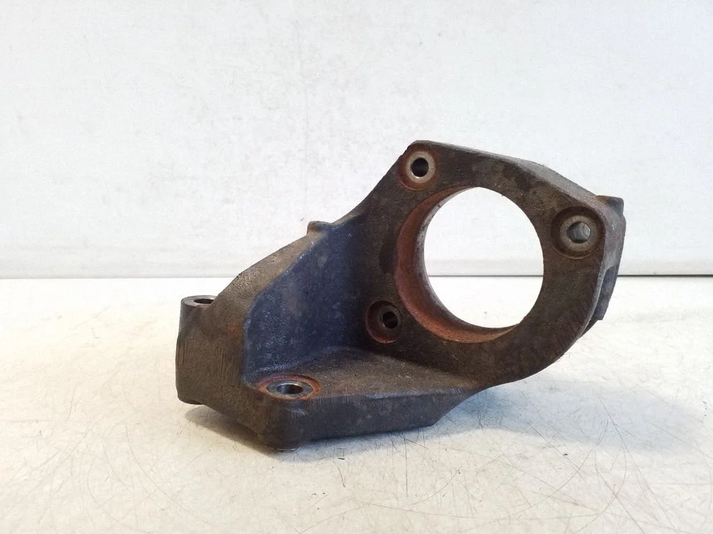 Poolvõlli tugilaagri klamber 55224306