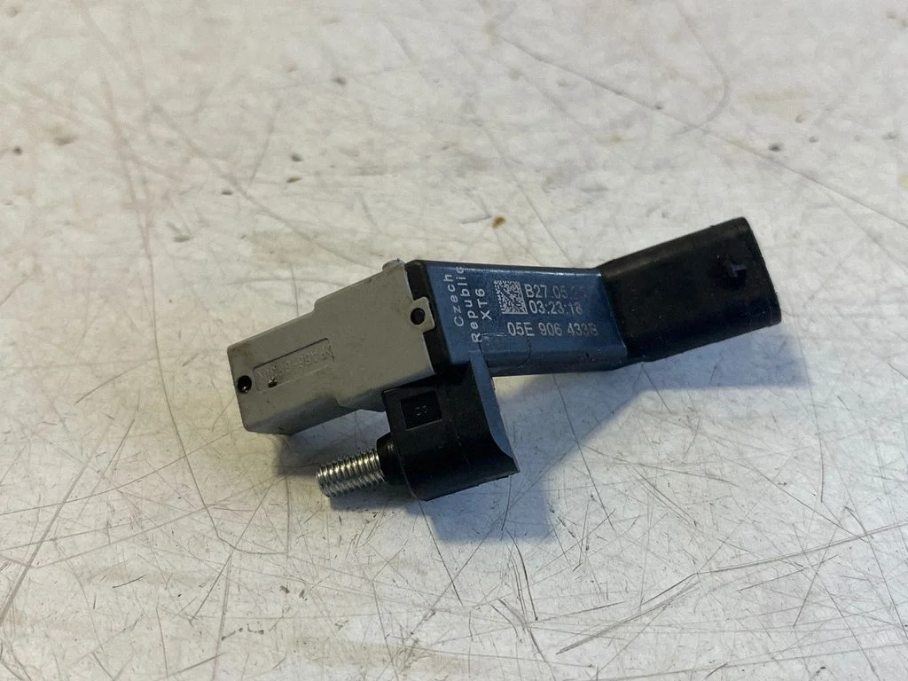 Crankshaft position sensor 05E906433B – Skoda Fabia Mk4 (6VA) (2021-)