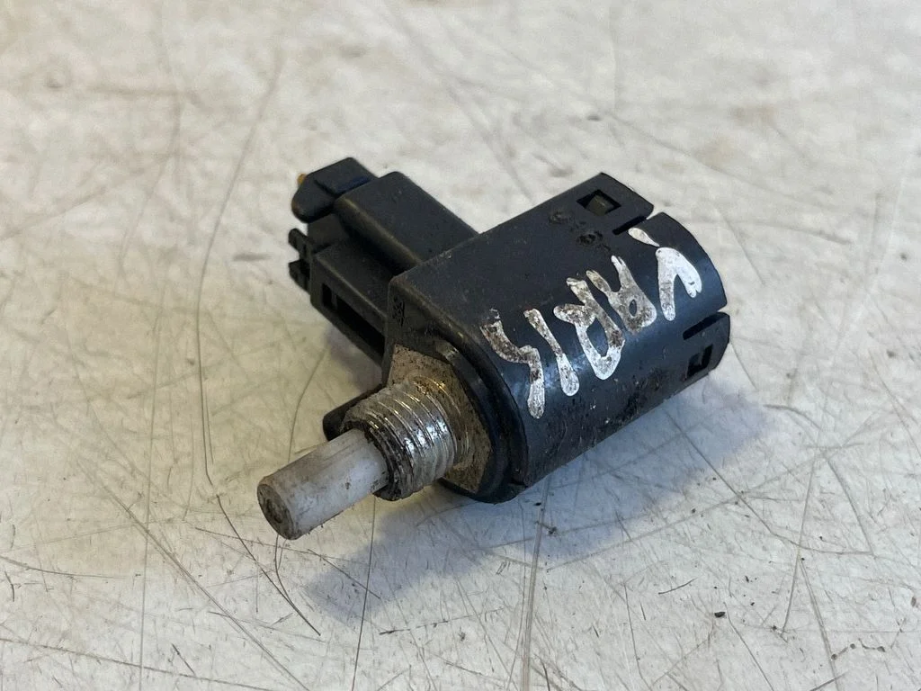 Clutch pedal sensor CV591