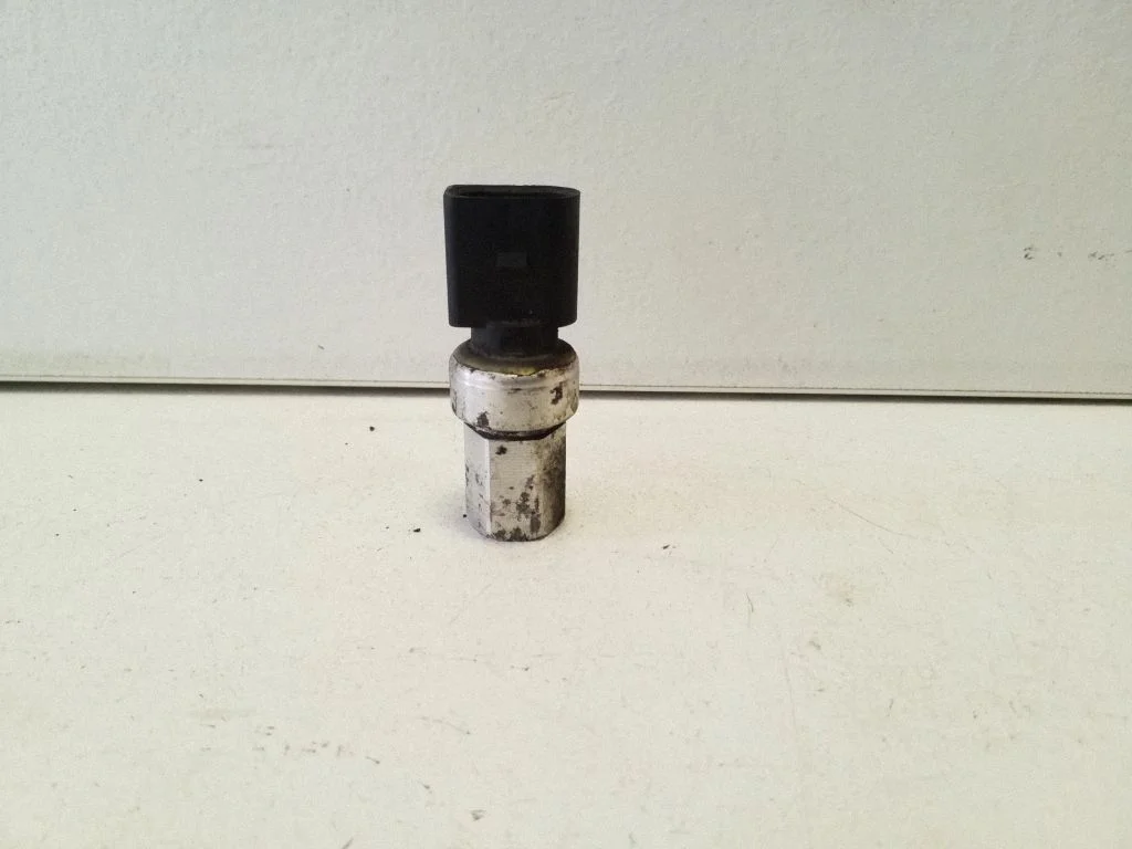 Air conditioning (A/C) pressure sensor – Volkswagen Passat B6 (2005-2010)